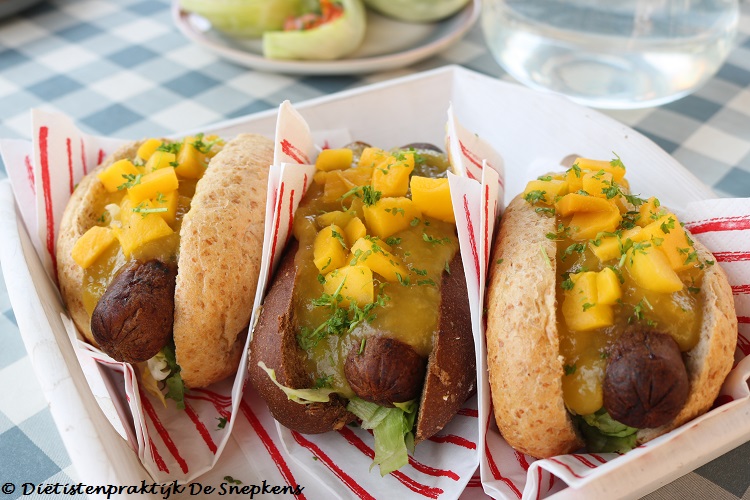 vege-hotdogs-mango